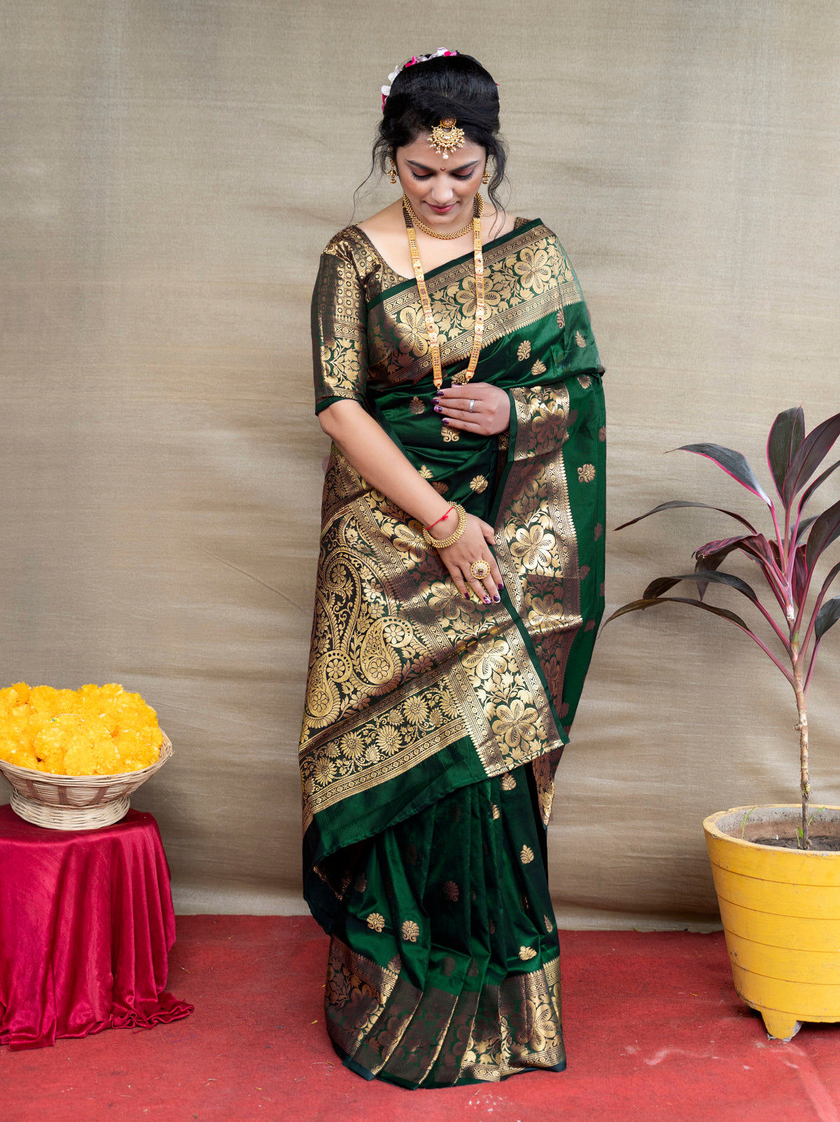 HOUSE OF BEGUM Womens Dark Green Banarasi Katan Silk Saree With Blouse –  F2FMART.com