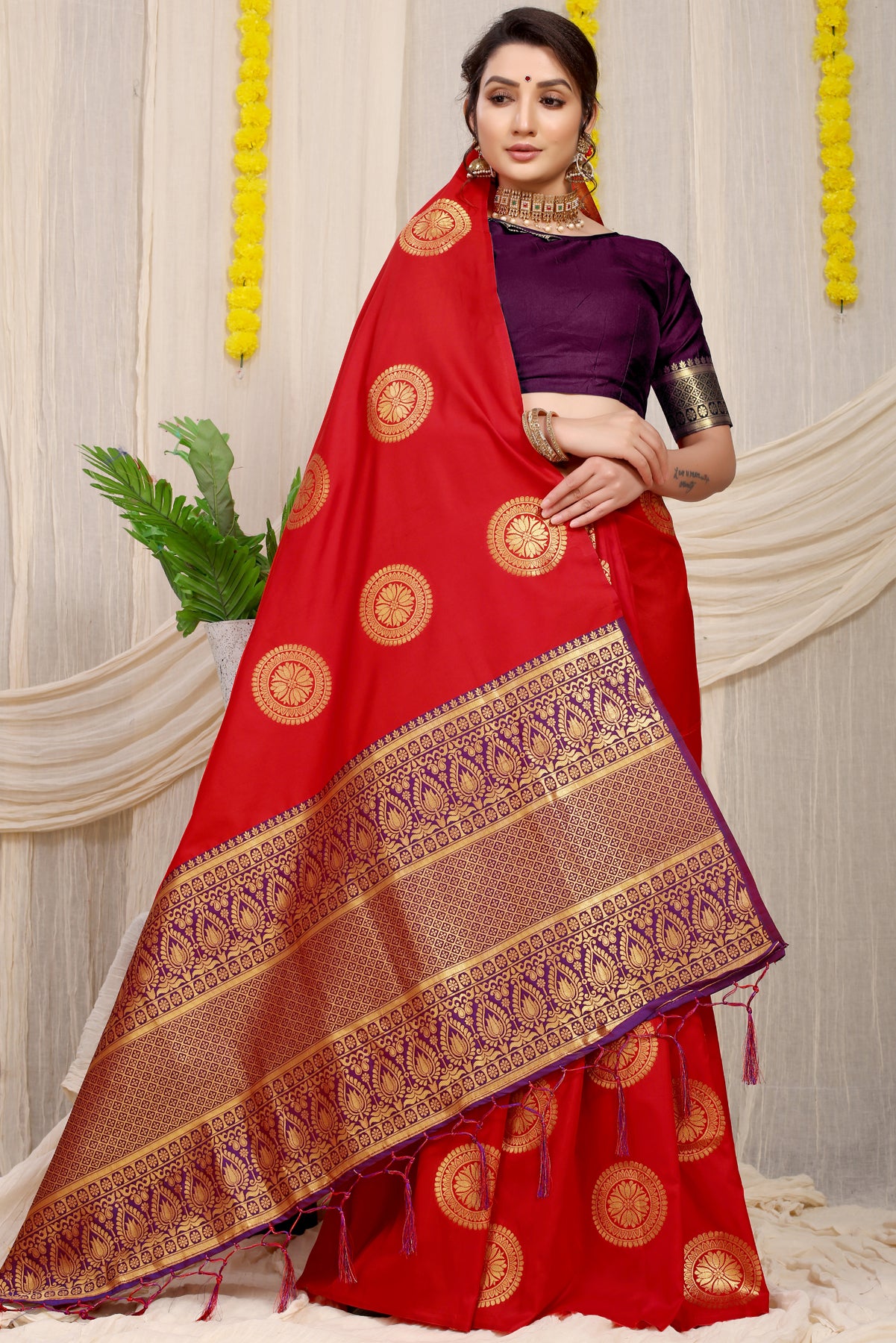 Red Pattu Weaving Silk Banarasi saree