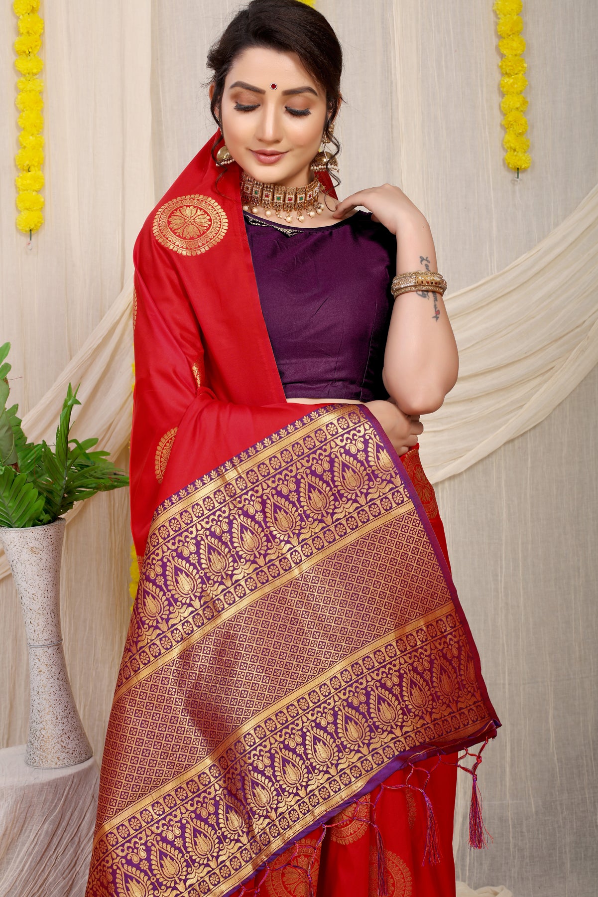 Red Pattu Weaving Silk Banarasi saree