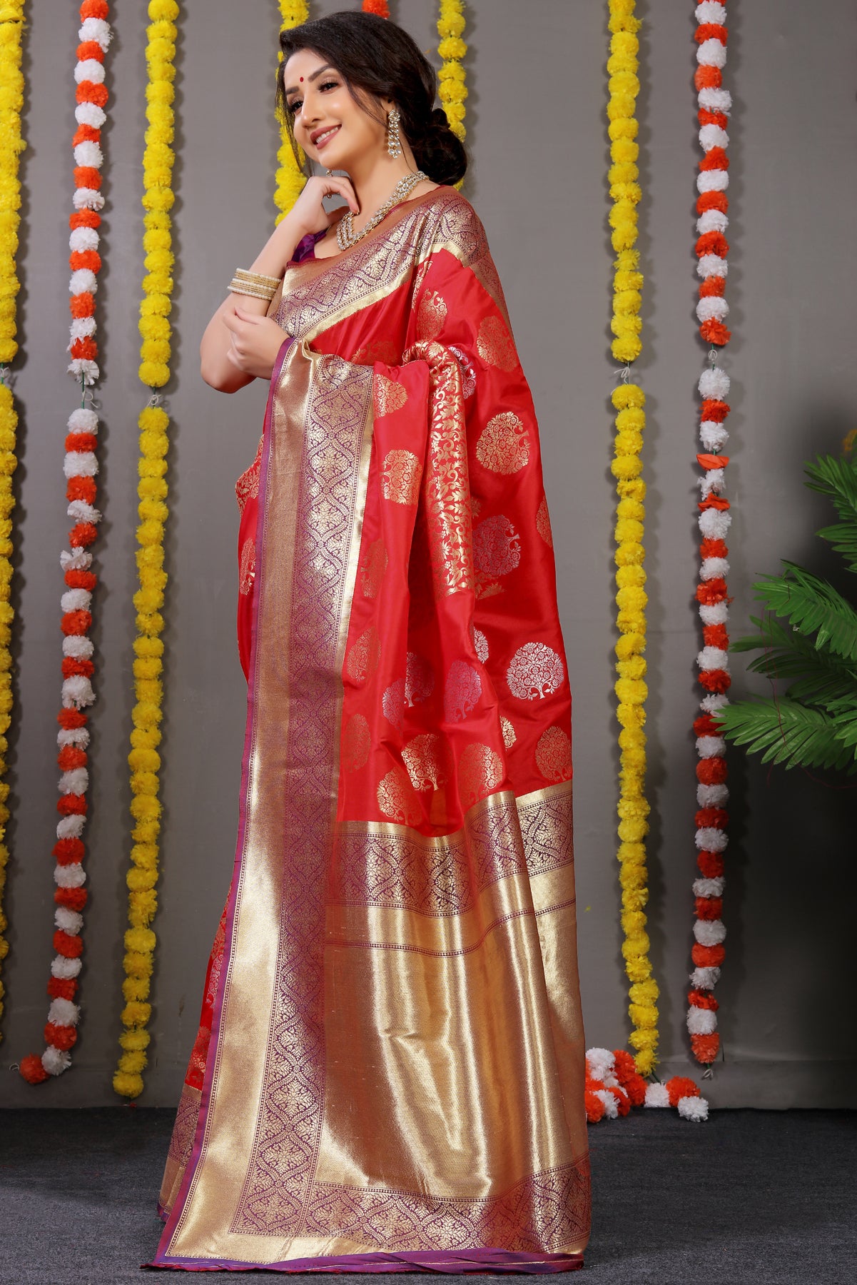 Red  Paithani Silk Saree With Zari Weaving Banarasi Silk Saree