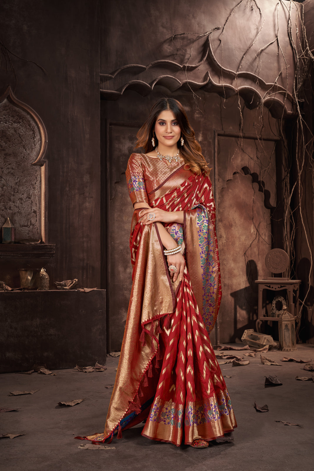Red Soft Silk Base With Mina Kari Jari Weaving Rich Pallu Saree