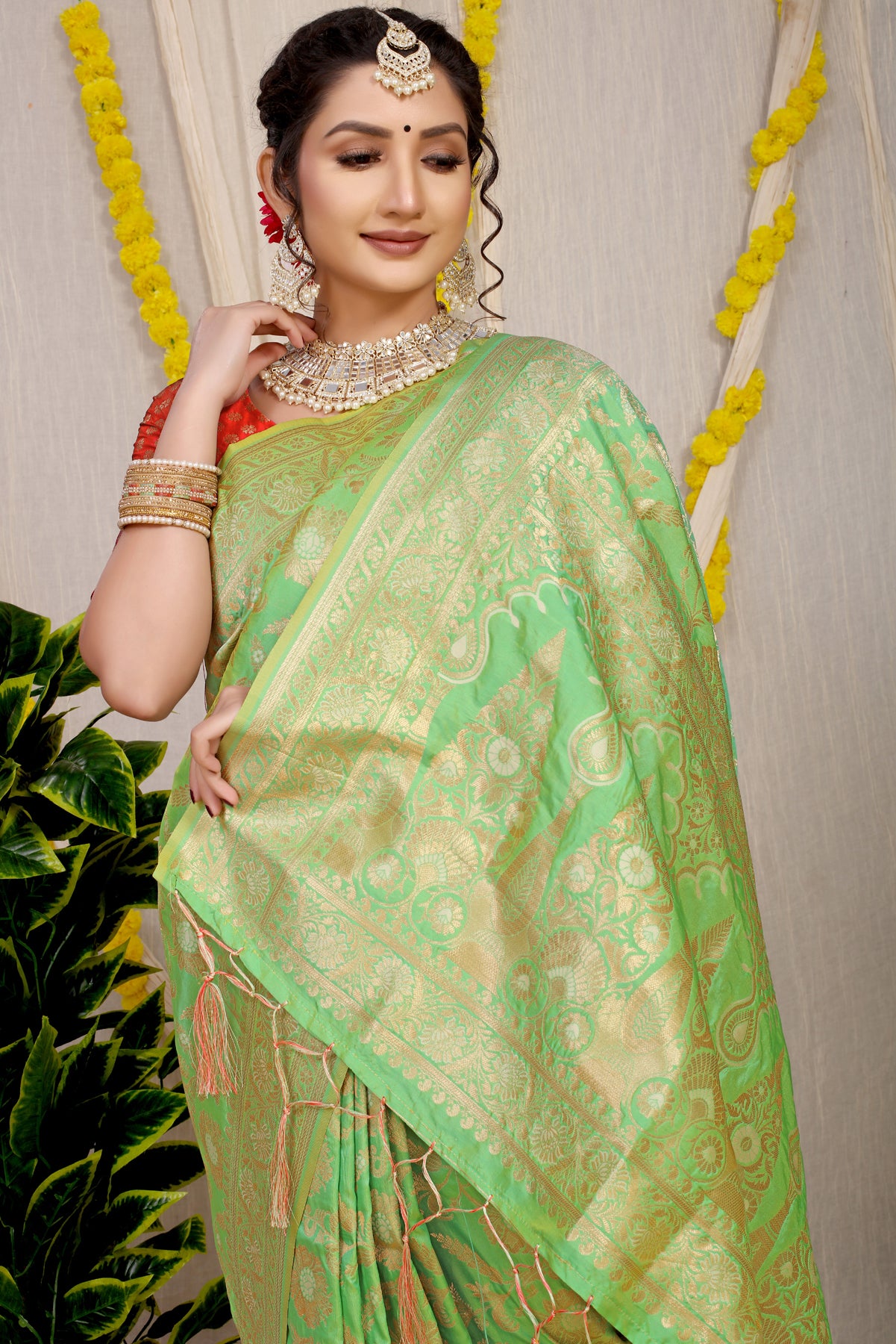 Pista Green Color Pure Banarasi Zari Silk Saree with Zari Border –  BharatSthali