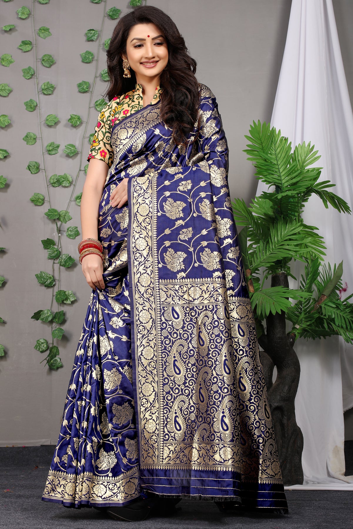 Royal Blue Paithani Silk Saree With Zari Weaving Banarasi Silk Saree