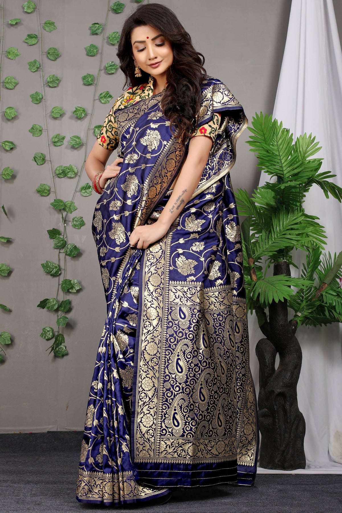 Royal Blue Paithani Silk Saree With Zari Weaving Banarasi Silk Saree