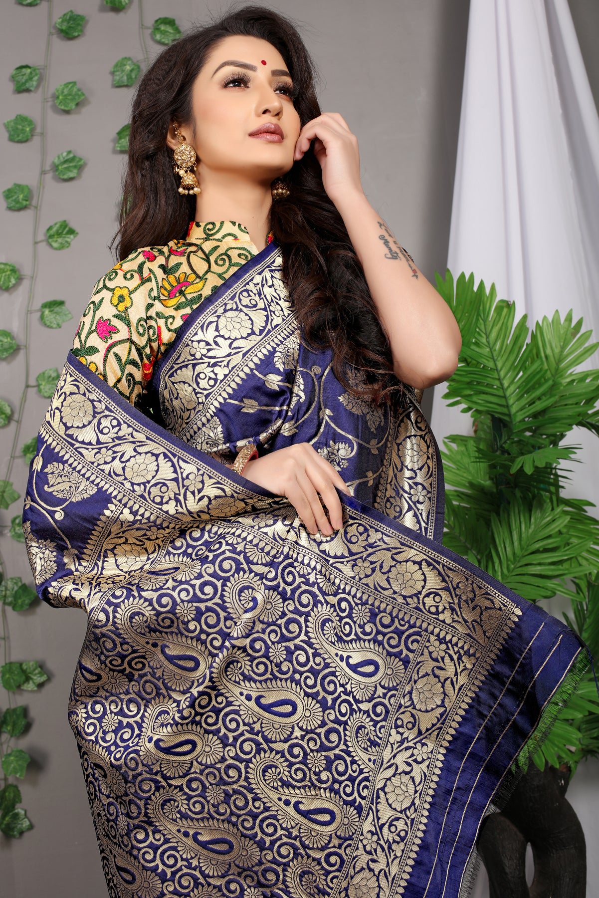 Royal Blue Paithani Silk Saree With Zari Weaving Banarasi Silk Saree