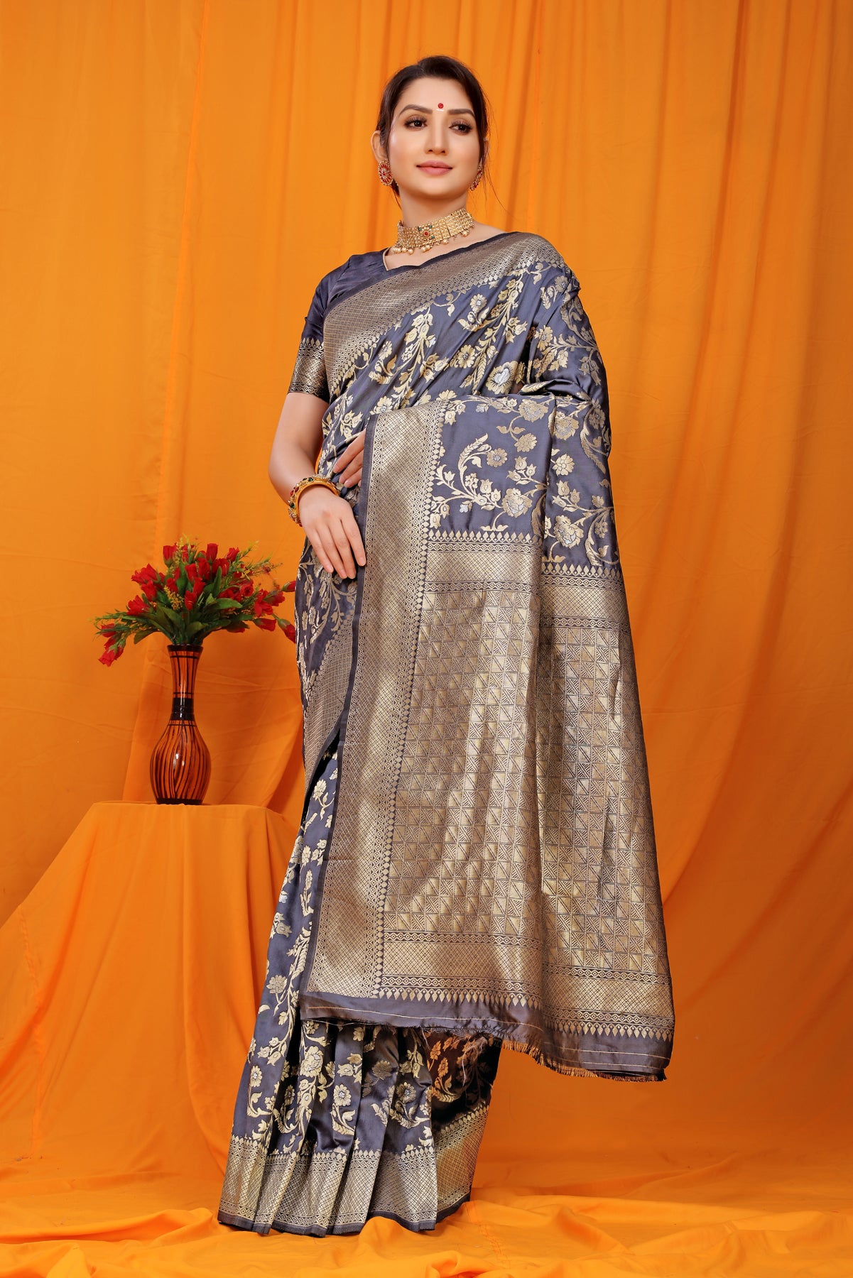 Grey Kanchipuram Pattu Silk Saree