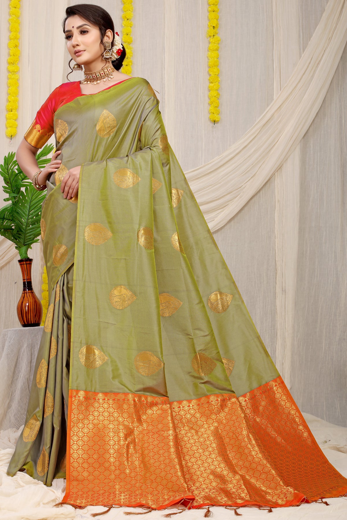 Light Green Kanchipuram Pattu Silk Saree