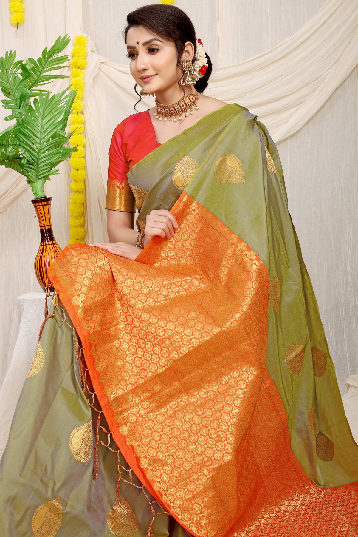 Light Green Kanchipuram Pattu Silk Saree