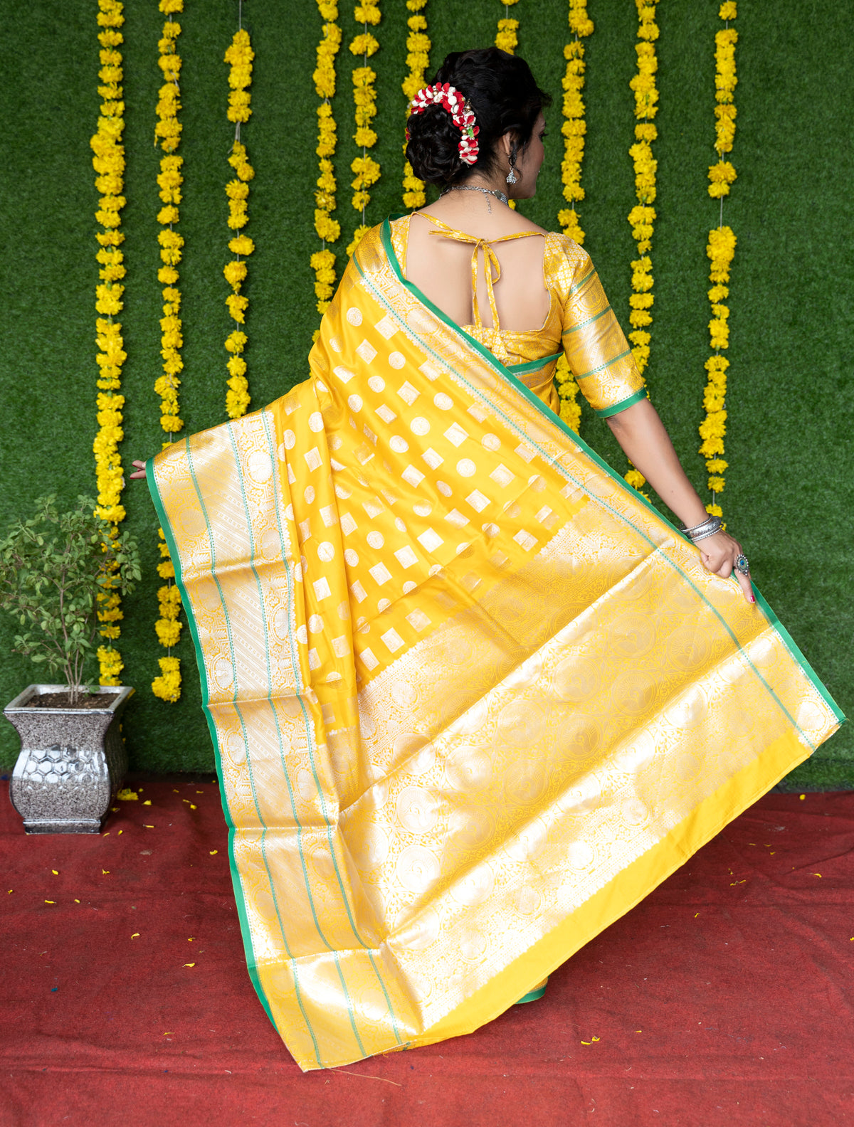 Yellow Soft Handloom Linen Silk Weaving Silk Saree