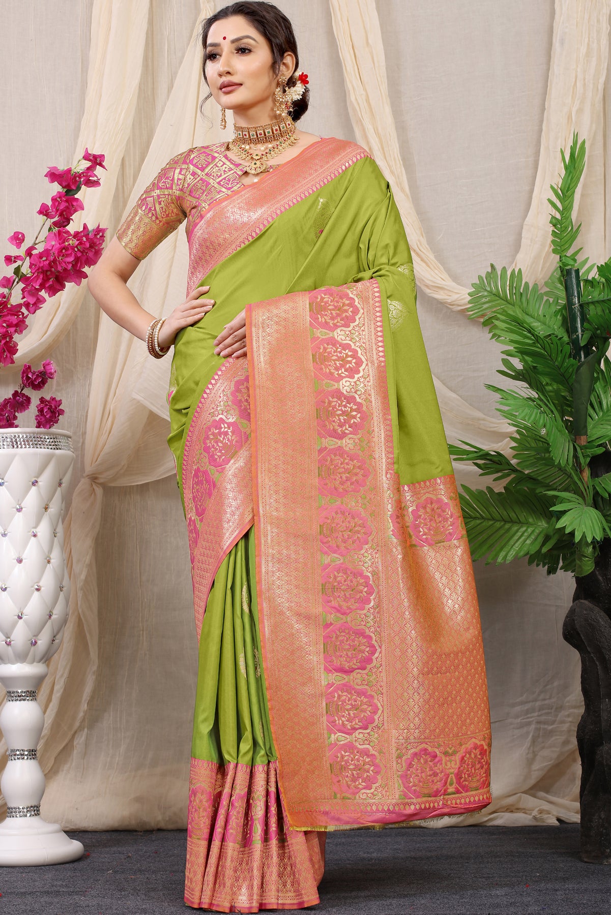 Parrot Green Kanchipuram Pattu Silk Saree