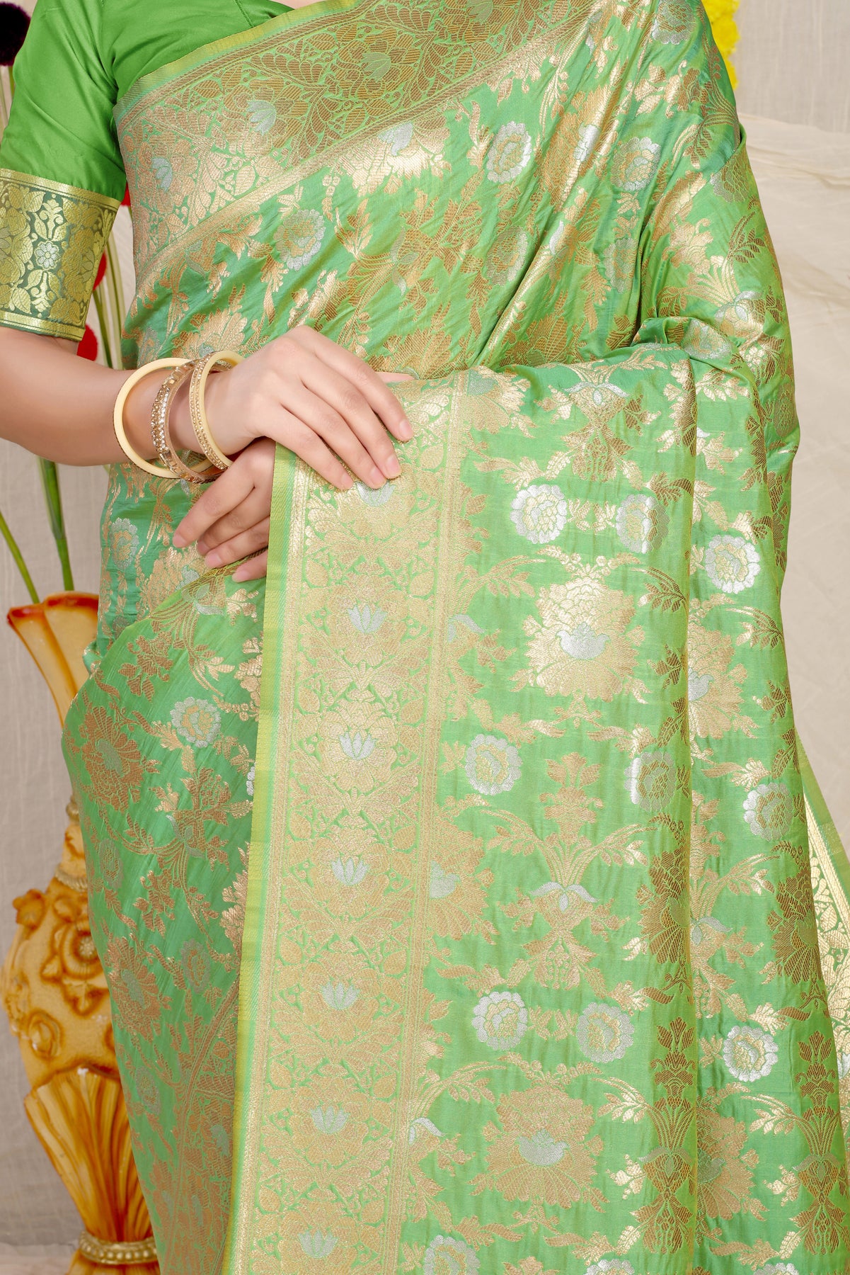 Parrot Green Kanchipuram Pattu Silk Saree